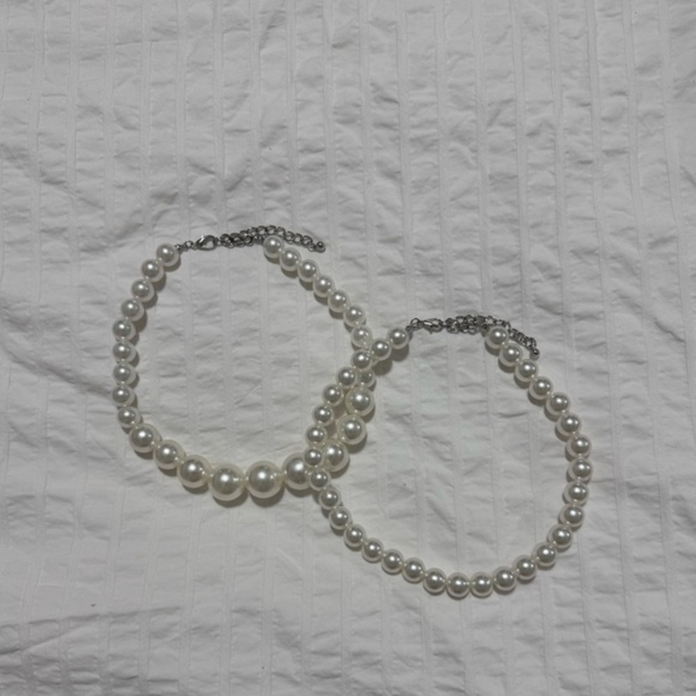 Urban Outfitters Pearl Chocker